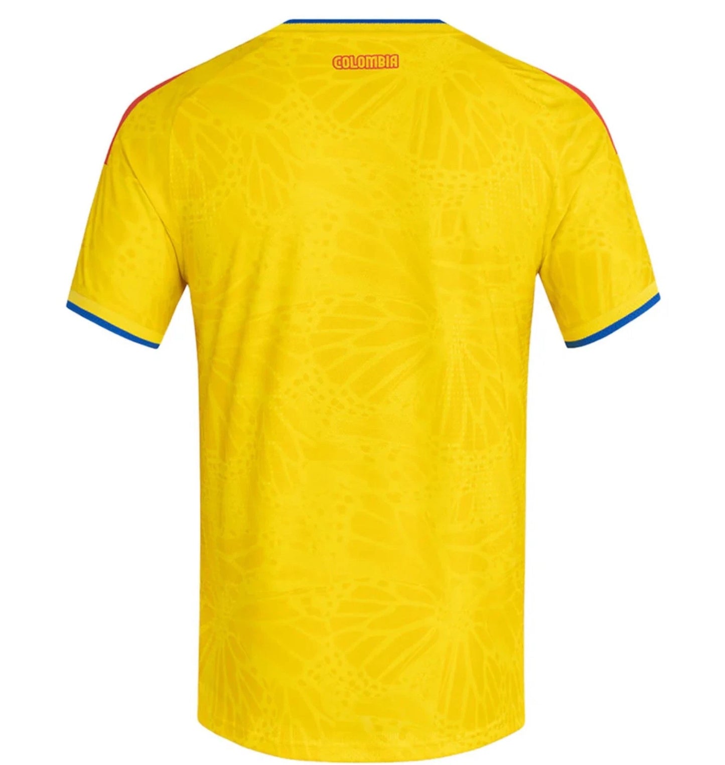 CAMISETA SELE ENCAUCHETADA CUP ¡La pasión por Colombia ya ha comenzado! Vístete con los colores de la selección en el Mundial ⚽🔥 La camiseta que todo el mundo quiere tener 💛💙❤️ ¡Cómprala ahora antes de que se agote!
